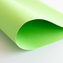 Cargar imagen en el visor de la galería, Cartulina PREMIUM Textura Tela 12"x12" Lima
