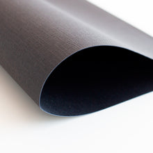 Cargar imagen en el visor de la galería, Cartulina PREMIUM Textura Tela 12"x12" negro
