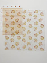 Cargar imagen en el visor de la galería, Vellum flores CARAMEL
