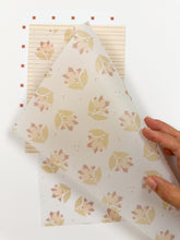 Cargar imagen en el visor de la galería, Vellum flores CARAMEL
